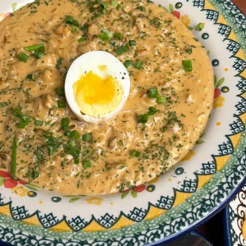 Close-up of curry chicken risotto from Ikseon Chwihyang menu