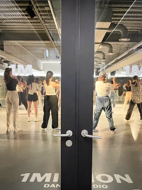 Busan Kpop dance class studio