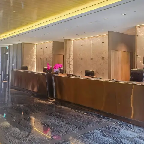 Check-in counter at Four Seasons Hotel Seoul lobby