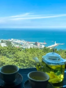green tea with lemon served at bibibidang by ocean