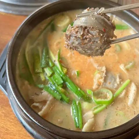 Close-up of blood sausage from spicy sundae gukbap at Boseong Hoegwan