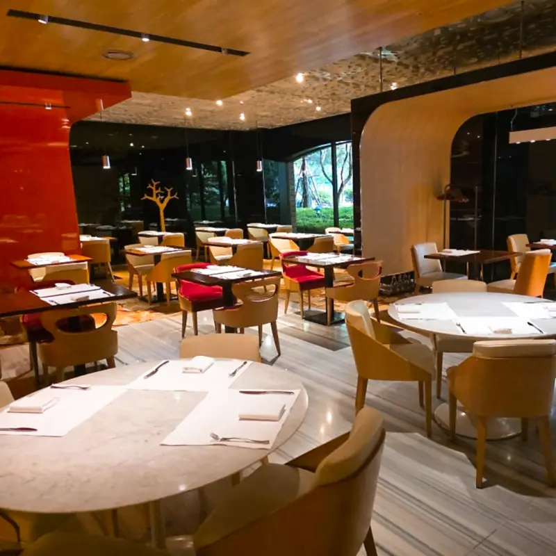 Buffet counter setup featured in Lotte Hotel Seoul Review