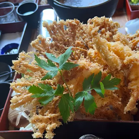 Crispy mushroom tempura served at Oncheonjip