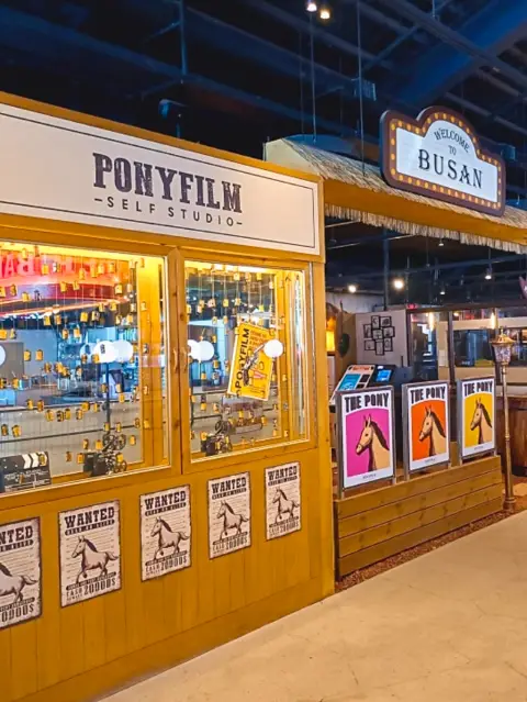 Self-photo studio booth with western-style PonyFilm theme