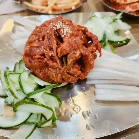 Gangnam Myeonok Insadong hongoe-hoe raw skate fish salad