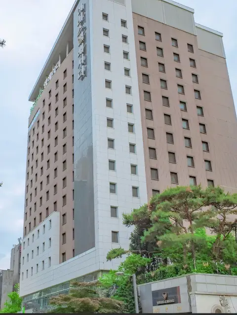 Ibis Styles Ambassador Gangnam hotel exterior front view